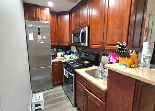 Property at 816 W Grand St Unit 3G, Elizabeth City, NJ 07202-1009, 1 bed, 1 bath