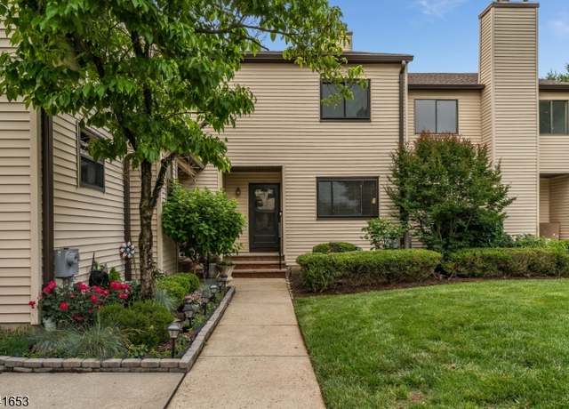 Property at 13 Cedar Ct, Flemington, NJ 08822, 2 beds, 2.5 baths