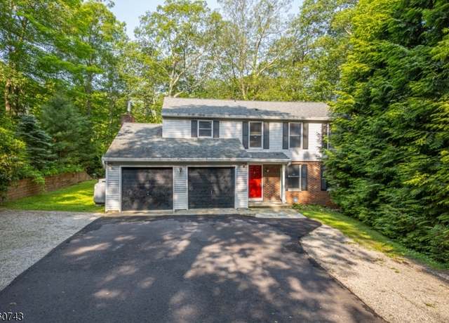 Property at 15 Lisa Dr, Vernon Twp., NJ 07422-1004, 4 beds, 3 baths