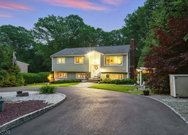 Property at 19 Paderewski Rd, Jefferson Twp., NJ 07438-9318, 4 beds, 3 baths