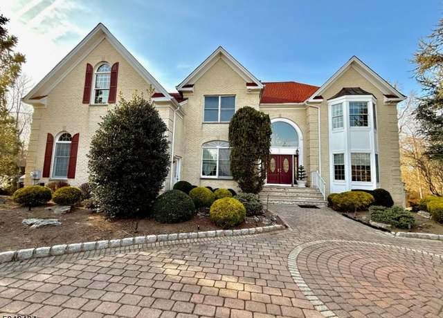 Property at 21 Foxglove Dr, Warren Twp., NJ 07059-5000, 4 beds, 4.5 baths