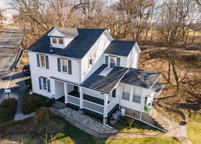Property at 110 Fairview Ave, Phillipsburg Town, NJ 08865-1224, 3 beds, 1 bath