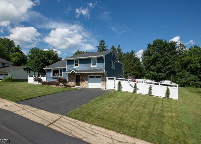 Property at 12 Honeyman Dr, Roxbury Twp., NJ 07876-1117, 4 beds, 2.5 baths