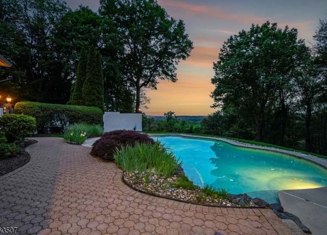 Property at 10 Beacon Hill Dr, Chester Twp., NJ 07930-3000, 5 beds, 6 baths