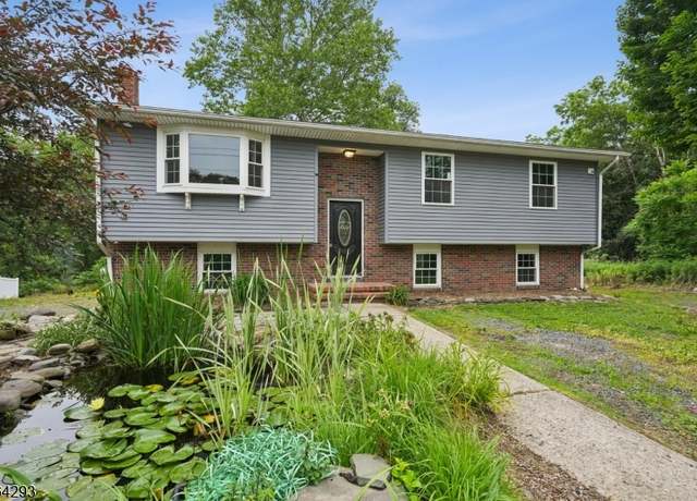 Property at 13 Susquehanna Ln, Knowlton Twp., NJ 07832-2316, 3 beds, 1.5 baths