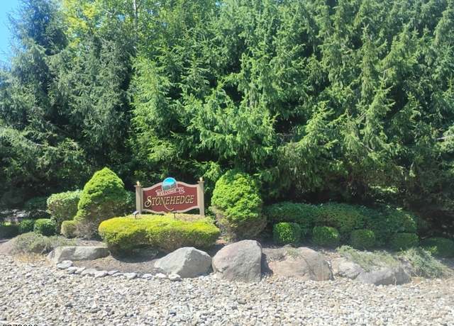 Property at 7 Stonehedge Dr, Hardyston Twp., NJ 07460-1101, 4 beds, 3.5 baths