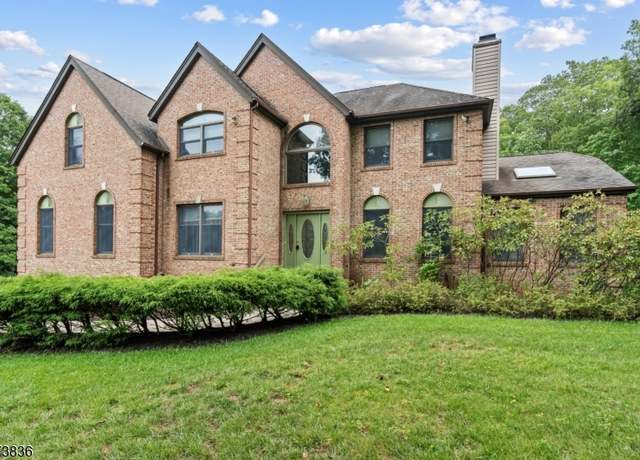Property at 7 Stonehedge Dr, Hardyston Twp., NJ 07460-1101, 4 beds, 3.5 baths