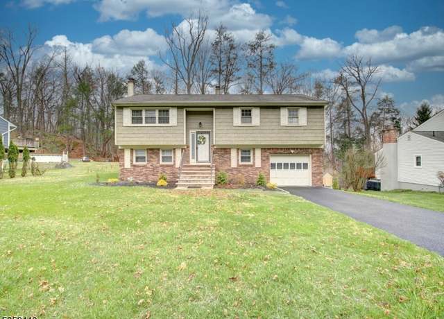 Property at 10 Hemlock Dr, Franklin Boro, NJ 07416-1306, 3 beds, 1.5 baths