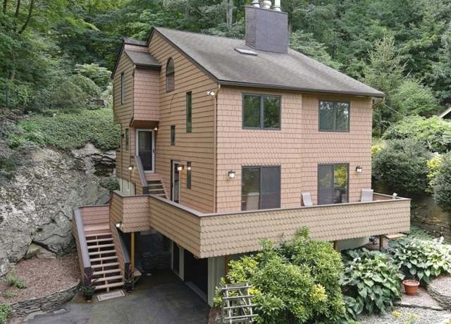Property at 449 E Shore Trl, Byram Twp., NJ 07871-1247, 2 beds, 1.5 baths