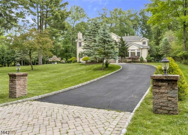 Property at 22 Ivy Hill Rd, Green Brook Twp., NJ 07059, 5 beds, 4.5 baths