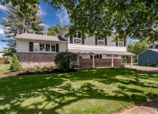 Property at 3 James Ct, Hackettstown Town, NJ 07840-2318, 3 beds, 1.5 baths