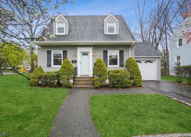 Property at 22 Owaissa Ave, Springfield Twp., NJ 07081-1832, 4 beds, 2.5 baths