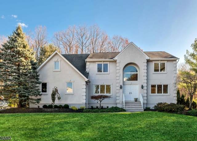 Property at 82 Dodge Ct, Mahwah Twp., NJ 07430-2932, 4 beds, 2.5 baths