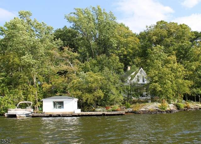 Property at 56 Raccoon Island Rd, Jefferson Twp., NJ 07849-2313, 4 beds, 2 baths