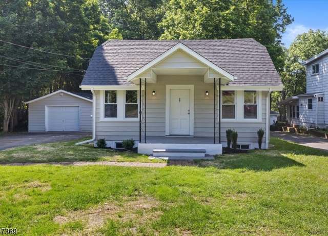 Property at 29 S Hillside Ave, Roxbury Twp., NJ 07876-1601, 4 beds, 1 bath