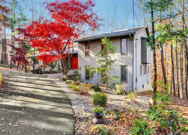 Property at 81 JOAN Dr, Watchung Boro, NJ 07069-5418, 6 beds, 3.5 baths