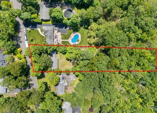 Property at 155 Dogwood Ln, Berkeley Heights Twp., NJ 07922-2327, 3 beds, 1.5 baths