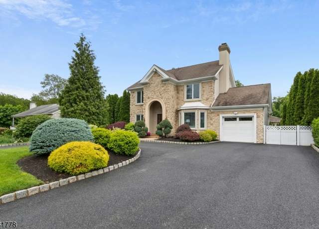 Property at 11 Putnam Ave, Berkeley Heights Twp., NJ 07922-1514, 4 beds, 3 baths