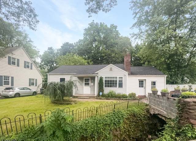Property at 811 Mountain Ave, Bound Brook Boro, NJ 08805-1403, 3 beds, 3 baths
