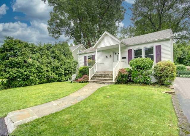 Property at 42 William St, Lincoln Park Boro, NJ 07035, 2 beds, 1 bath