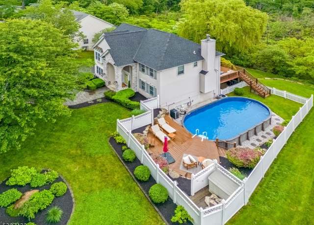 Property at 18 Clairview Rd, Parsippany-troy Hills Twp., NJ 07834, 4 beds, 2.5 baths
