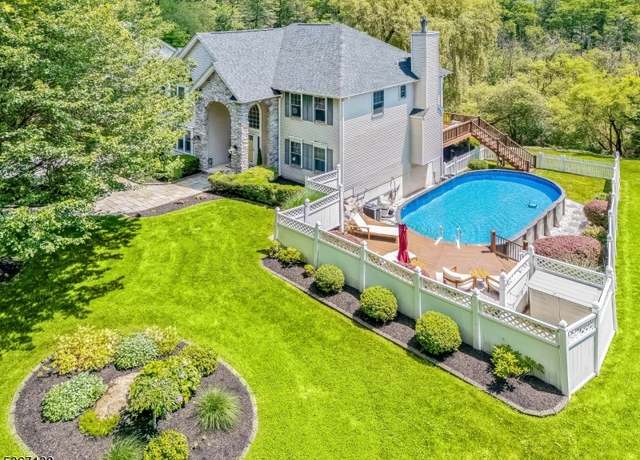 Property at 18 Clairview Rd, Parsippany-troy Hills Twp., NJ 07834, 4 beds, 2.5 baths