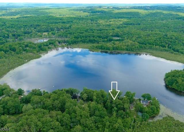 Property at 26 W Lakeside Ln, Hampton Twp., NJ 07860-6909