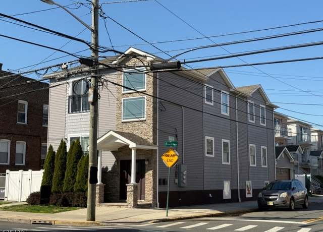 Property at 572 4Th Ave, Elizabeth City, NJ 07202-3732