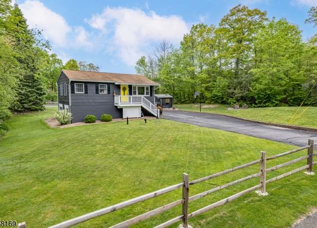 Property at 5 Emerald Dr, Vernon Twp., NJ 07422-1037, 2 beds, 1 bath