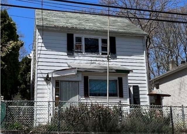 Property at 148 Madison Trl, Hopatcong Boro, NJ 07843-1519, 3 beds, 1.5 baths