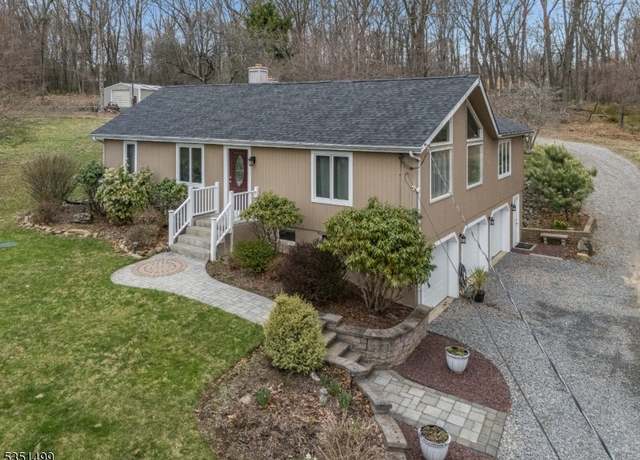 Property at 404 Berry Dr, Lebanon Twp., NJ 08826-3325, 3 beds, 2 baths