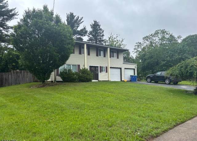 Property at 31 Patton Dr, Franklin Twp., NJ 08873-2313, 4 beds, 2.5 baths