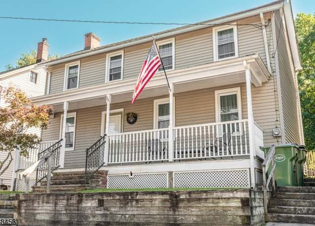 Property at 26 Willow Ave, Bloomsbury Boro, NJ 08804-3117, 3 beds, 1 bath