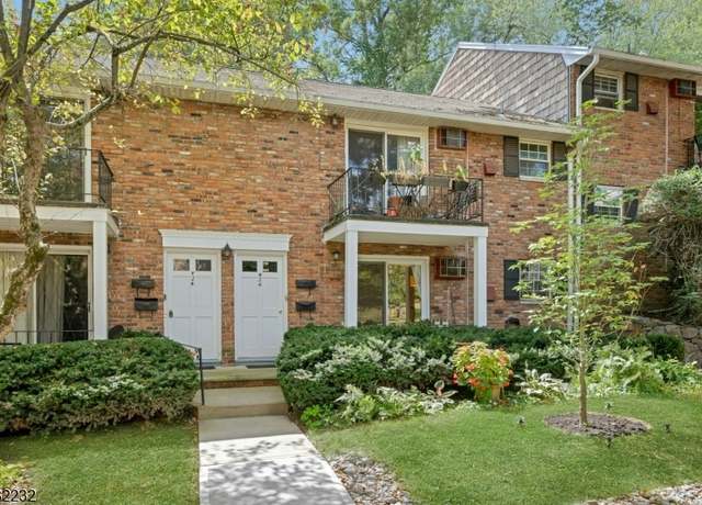 Property at 320 S Street 2G Unit G, Morristown Town, NJ 07960-6055, 1 bed, 1.5 baths
