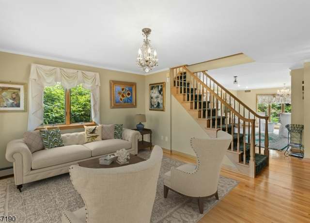 Property at 800 Franklin Ave, Westfield Town, NJ 07090-2313, 6 beds, 4 baths