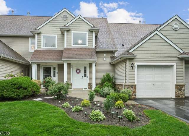 Property at 23 Bourne Cir, Hardyston Twp., NJ 07419-1284, 3 beds, 2 baths