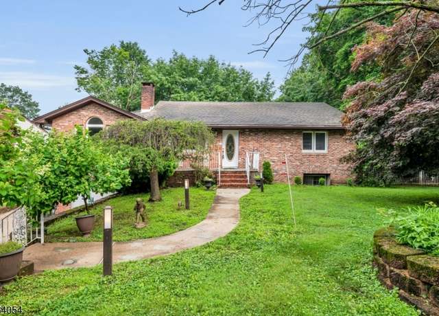 Property at 120 Fairmount Ave, Chester Boro, NJ 07930-2613, 3 beds, 3.5 baths