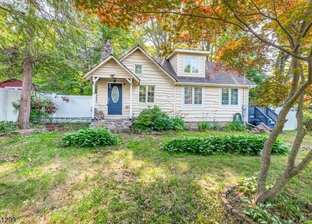 Property at 222 Alturas Rd, Vernon Twp., NJ 07422-1859, 3 beds, 1.5 baths