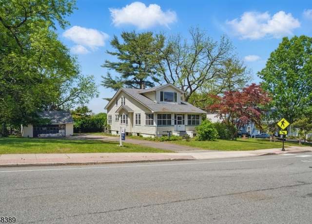 Property at 206 Browertown Rd, Woodland Park, NJ 07424-1715
