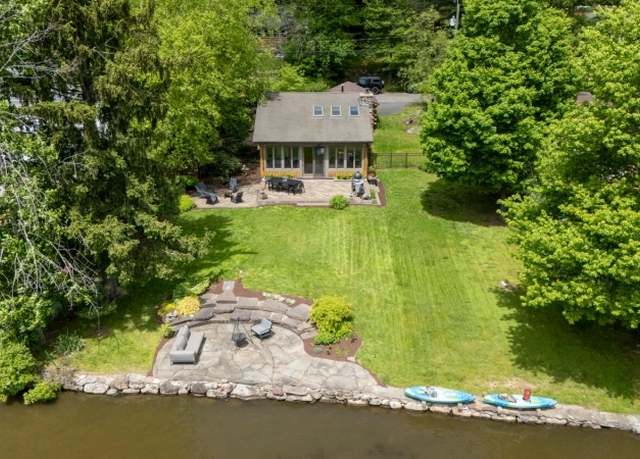 Property at 195 Bearfort Rd, West Milford Twp., NJ 07480-1403, 3 beds, 2 baths