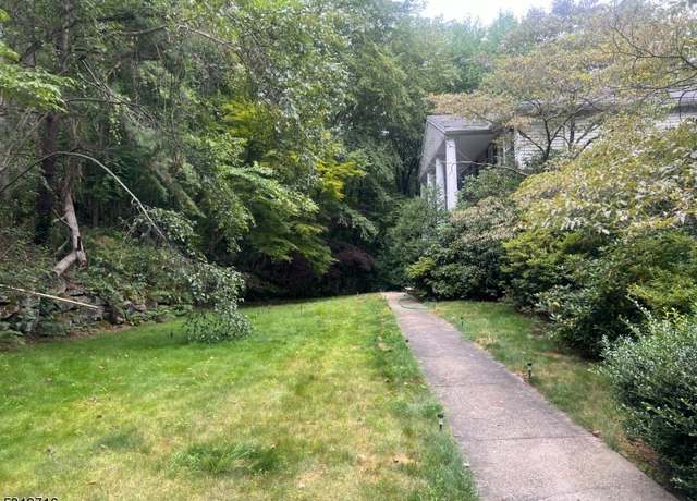 Property at 6 Brookvale Ter, Kinnelon Boro, NJ 07405-2271, 3 beds, 2.5 baths