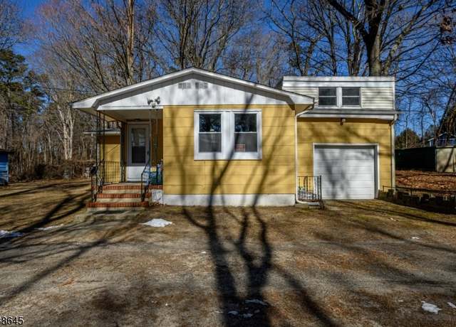 Property at 318 Fdr Pl, Jackson Twp., NJ 08527-4665, 3 beds, 1.5 baths