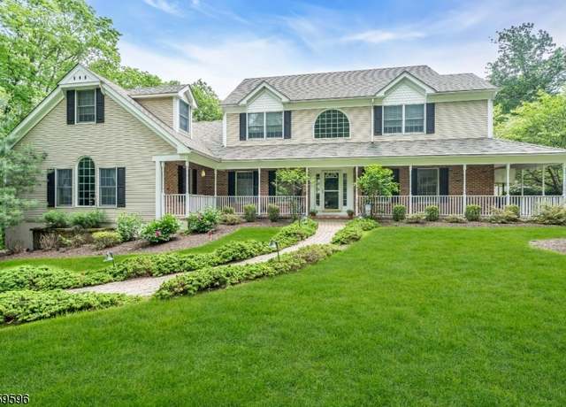 Property at 15 White Oak Dr, Union Twp., NJ 08802-1155, 4 beds, 4.5 baths