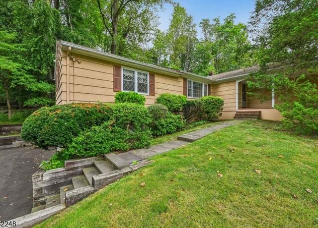 Property at 12 Sunrise Dr, Morris Plains Boro, NJ 07950-2019, 3 beds, 2 baths