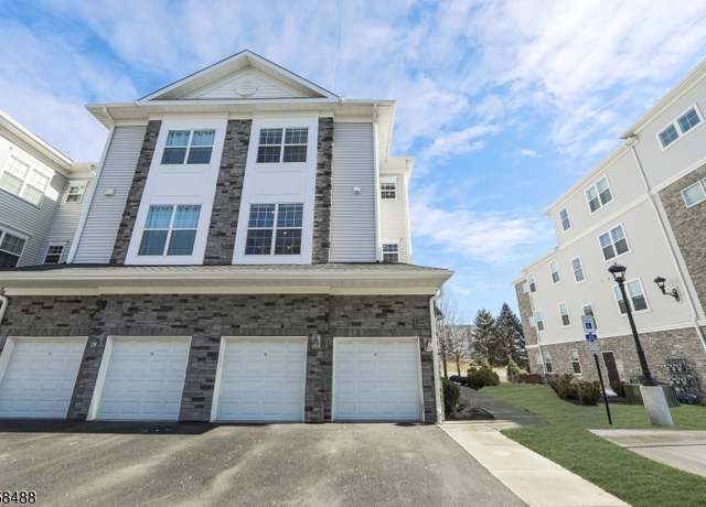 Property at 17 Veterans Way, Morris Plains Boro, NJ 07950-2473, 3 beds, 2.5 baths