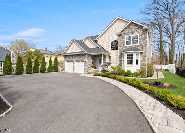 Property at 53 Fairway St, Bloomfield Twp., NJ 07003-5515, 4 beds, 3.5 baths