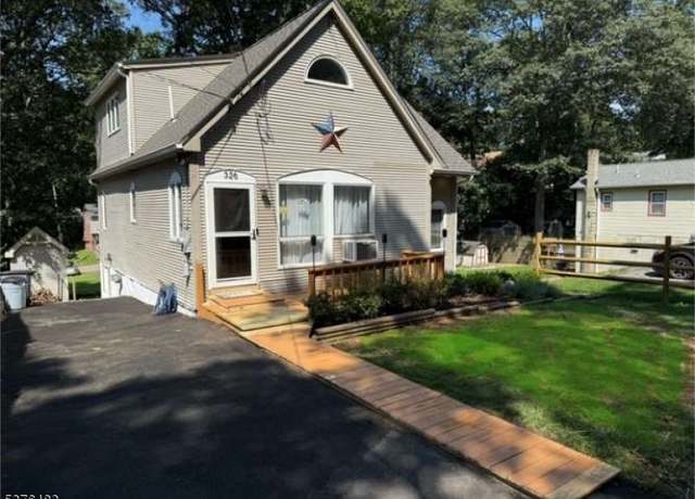 Property at 326 Elmira Trl, Hopatcong Boro, NJ 07843-1110, 3 beds, 1.5 baths