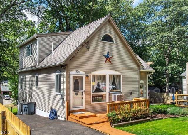 Property at 326 Elmira Trl, Hopatcong Boro, NJ 07843-1110, 3 beds, 1.5 baths
