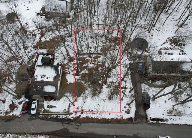 Property at 24 Evergreen Rd, Vernon Twp., NJ 07461-4700