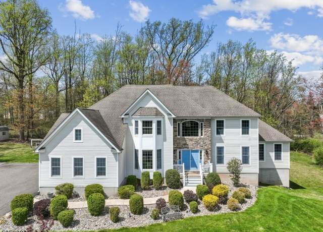Property at 190 Main St, Union Twp., NJ 08827-5427, 4 beds, 2.5 baths